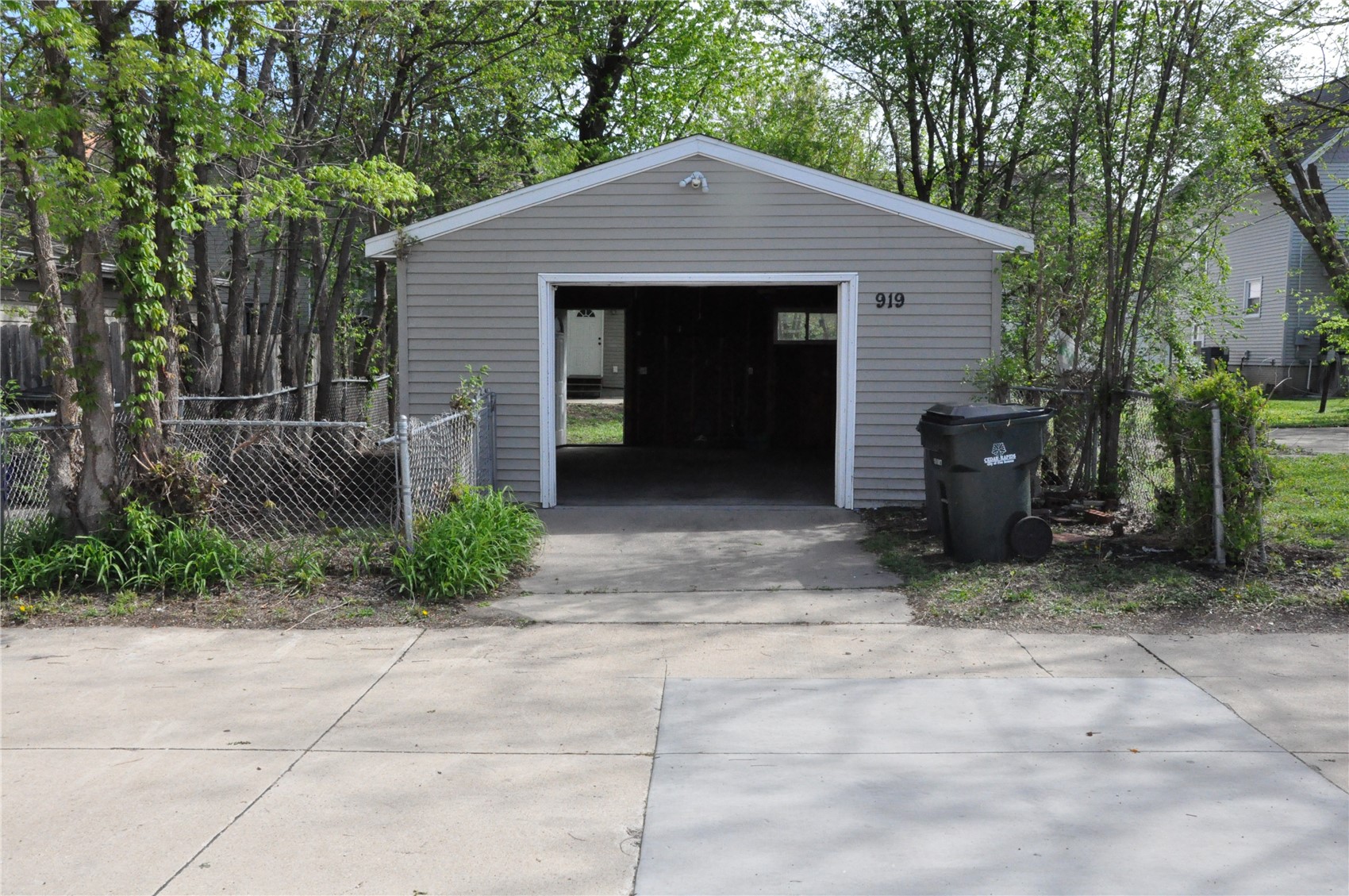 919 10th SE Cedar Rapids IA 52403