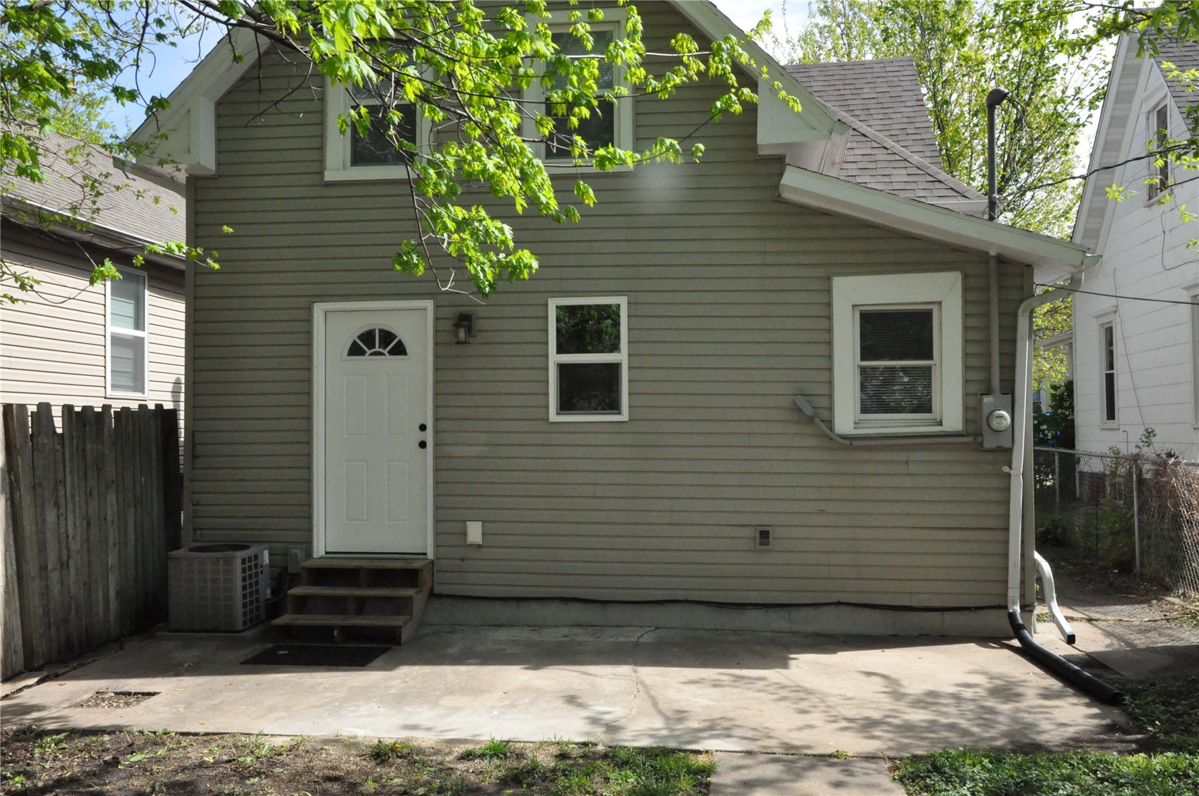 919 10th SE Cedar Rapids IA 52403