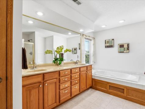 4200 Creekview Drive Marion IA 52302