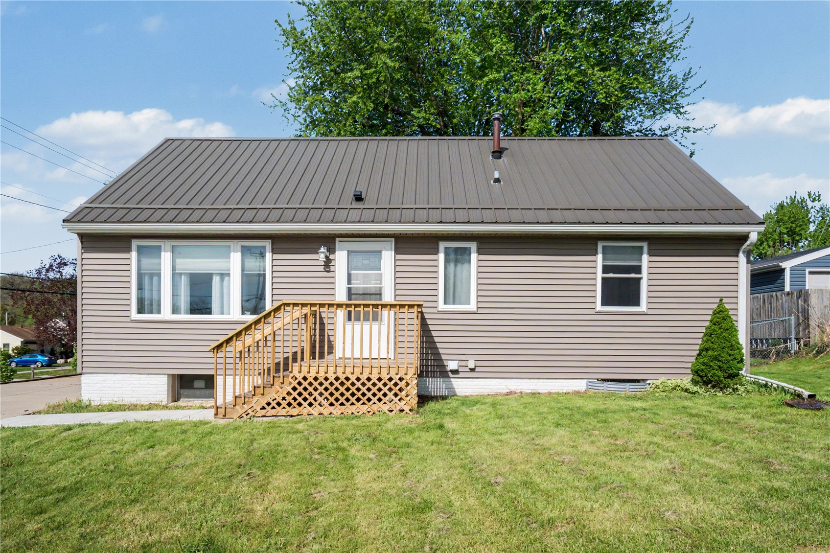 1600 23rd Street NW Cedar Rapids IA 52405
