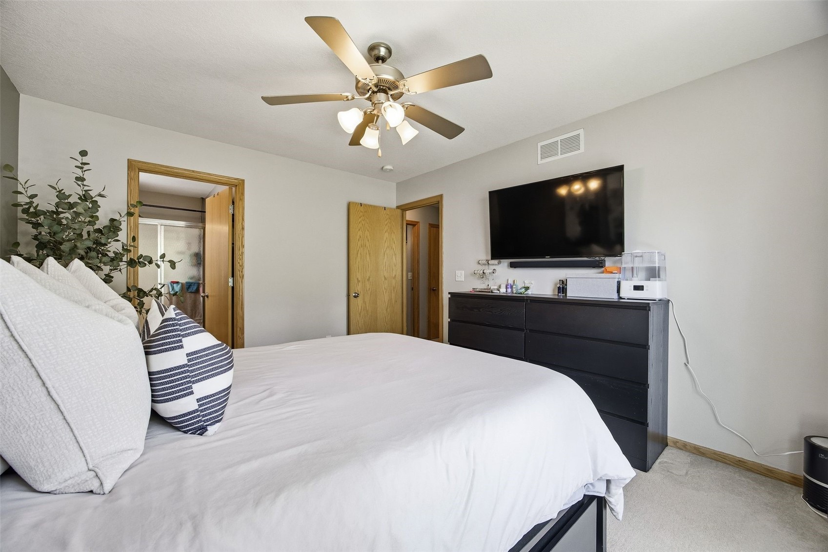 1404 Woolridge Drive Coralville IA 52241