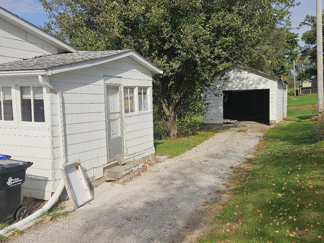 606 16th Street Belle Plaine IA 52208