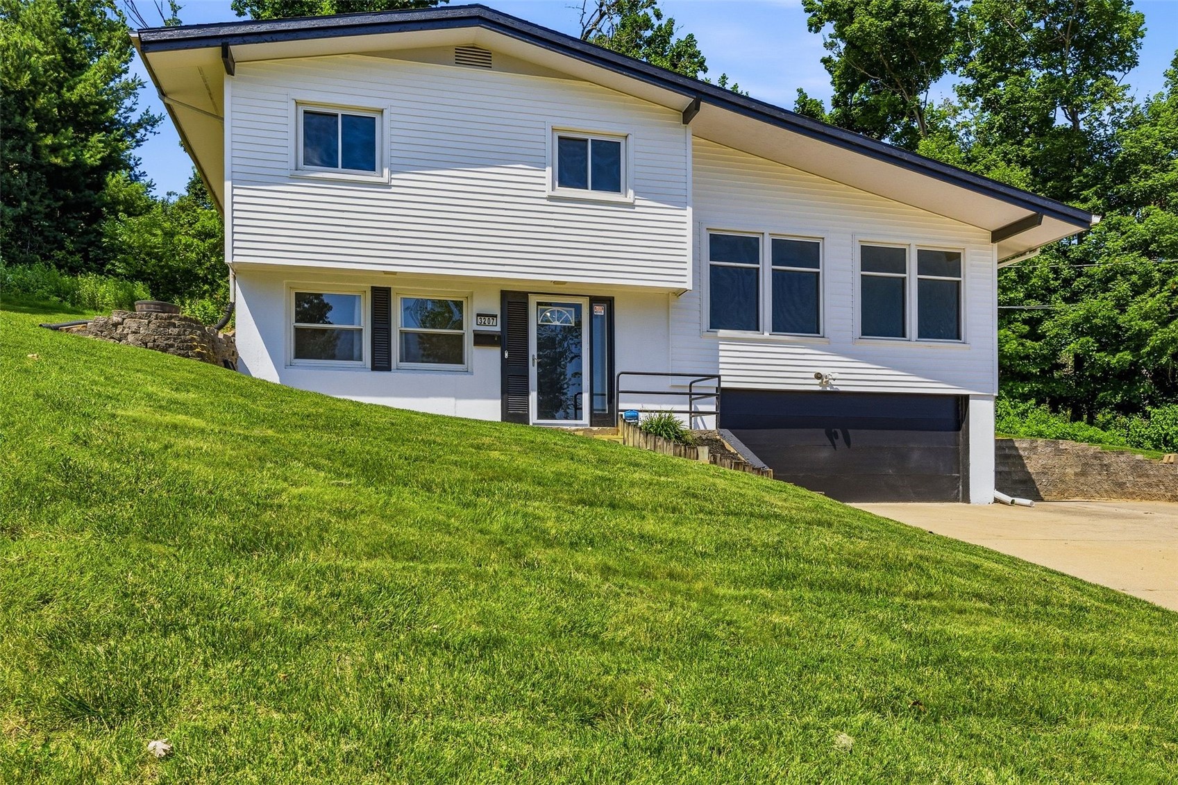 3207 Rosewood Court NE Cedar Rapids IA 52402