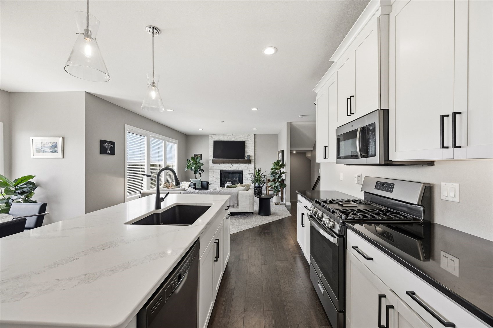 2408 Nature Ridge Drive NW Palo IA 52324