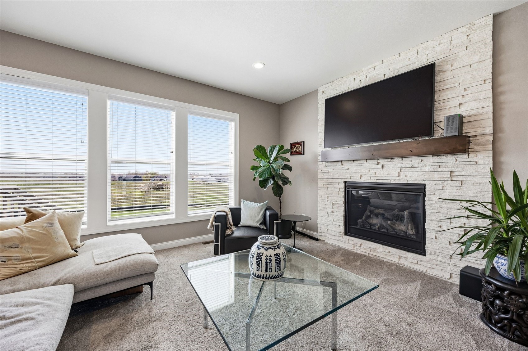 2408 Nature Ridge Drive NW Palo IA 52324