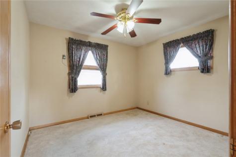 325 29th Street NW Cedar Rapids IA 52405