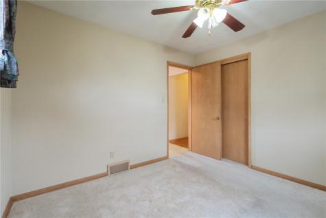 325 29th Street NW Cedar Rapids IA 52405
