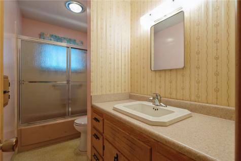 325 29th Street NW Cedar Rapids IA 52405