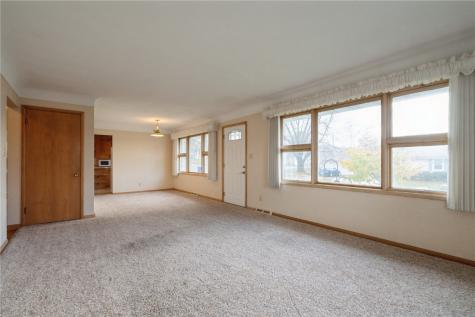 325 29th Street NW Cedar Rapids IA 52405