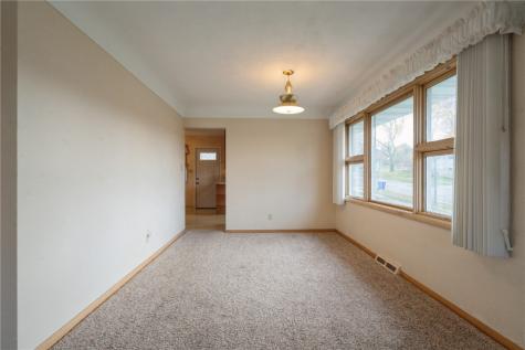 325 29th Street NW Cedar Rapids IA 52405