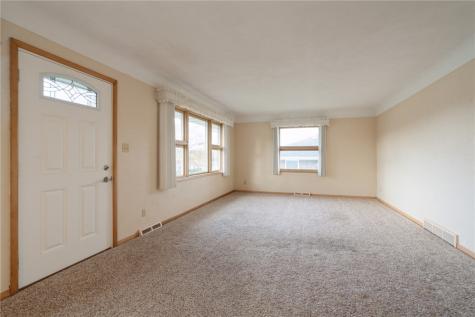 325 29th Street NW Cedar Rapids IA 52405