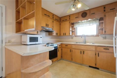 325 29th Street NW Cedar Rapids IA 52405
