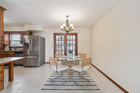 225 31st Street NW Cedar Rapids IA 52405