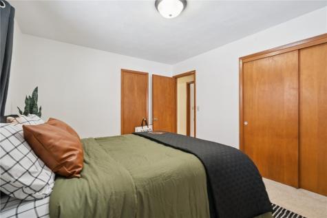 225 31st Street NW Cedar Rapids IA 52405