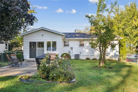 225 31st Street NW Cedar Rapids IA 52405