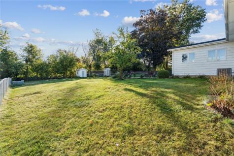 225 31st Street NW Cedar Rapids IA 52405