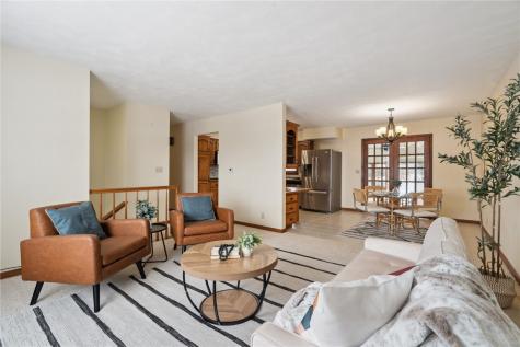 225 31st Street NW Cedar Rapids IA 52405