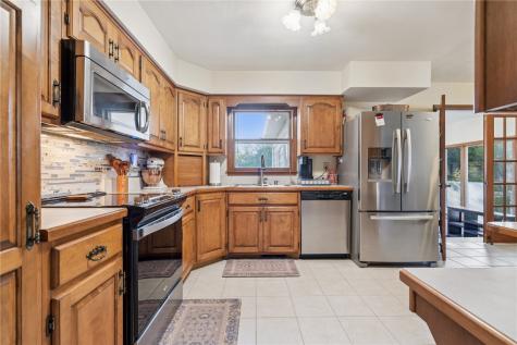 225 31st Street NW Cedar Rapids IA 52405