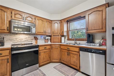 225 31st Street NW Cedar Rapids IA 52405