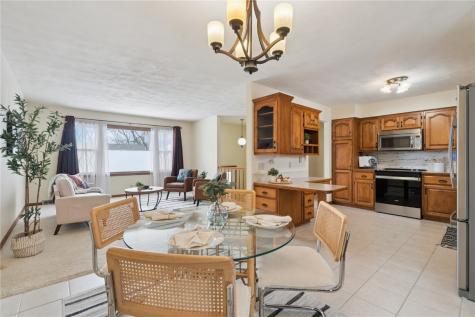 225 31st Street NW Cedar Rapids IA 52405