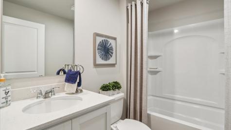 2790 Cecelia Drive Hiawatha IA 52233