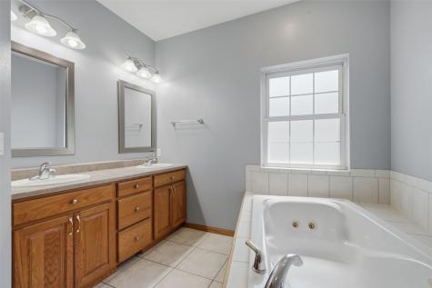 2865 Winchester Drive Marion IA 52302
