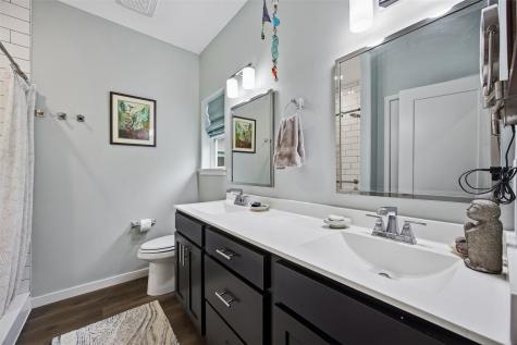 572 Fawn Avenue Tiffin IA 52340
