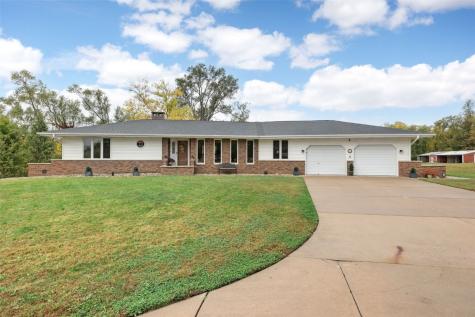 921 Rosedale Road SE Cedar Rapids IA 52403