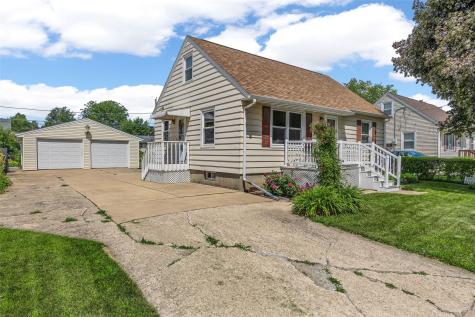 212 22nd Street NW Cedar Rapids IA 52405