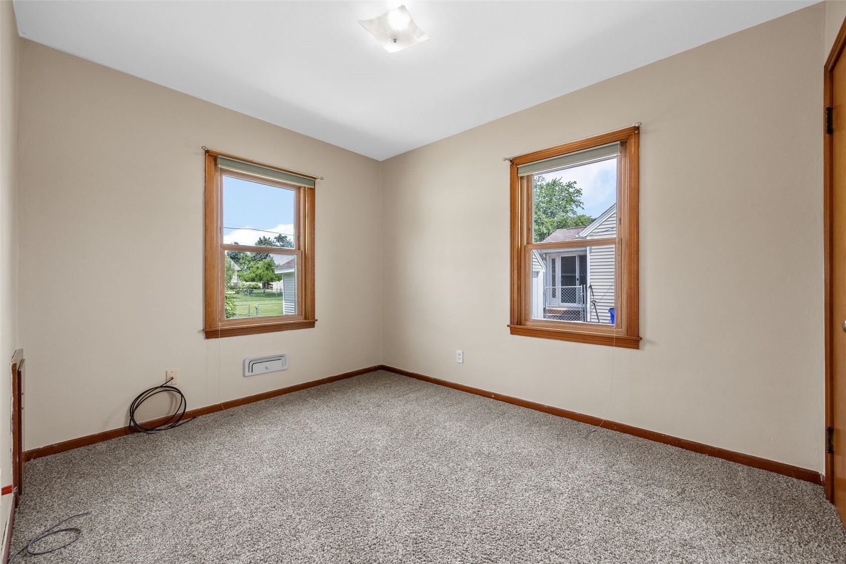 212 22nd Street NW Cedar Rapids IA 52405