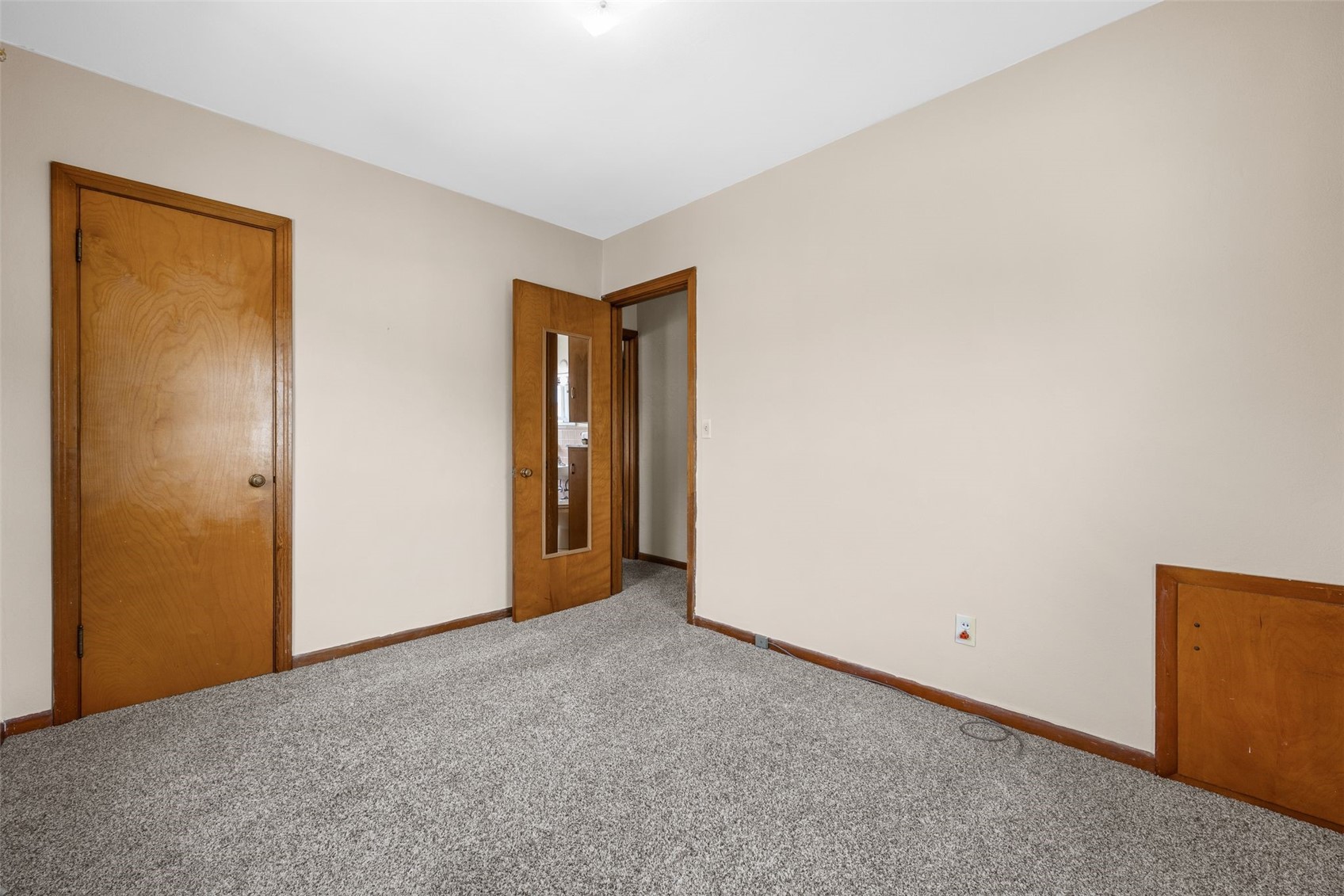 212 22nd Street NW Cedar Rapids IA 52405