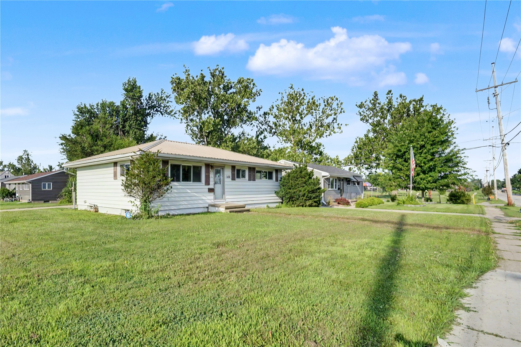 421 Wilson Avenue Drive SW Cedar Rapids IA 52404