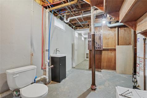 421 Wilson Avenue Drive SW Cedar Rapids IA 52404