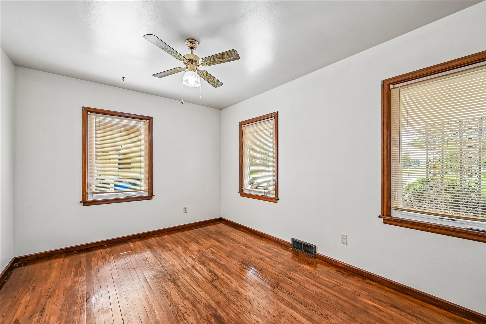 137 19th Avenue SW Cedar Rapids IA 52404