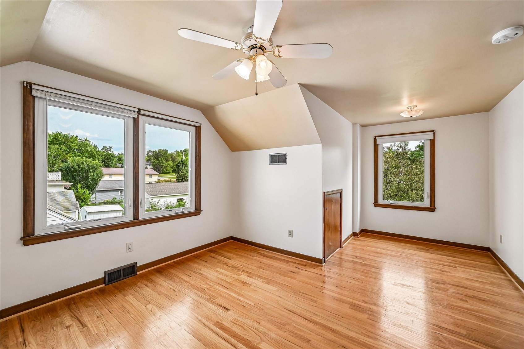 137 19th Avenue SW Cedar Rapids IA 52404