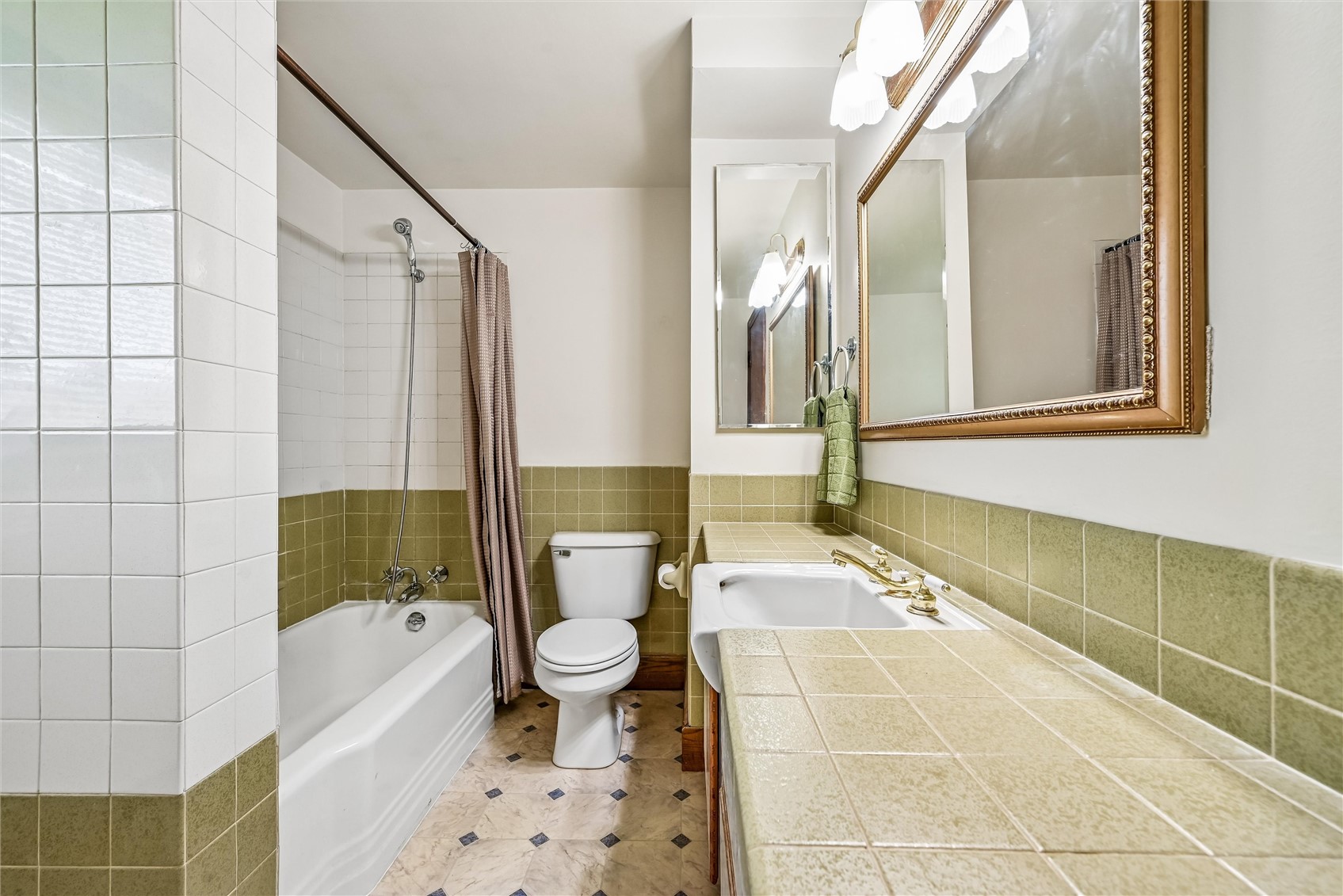 137 19th Avenue SW Cedar Rapids IA 52404