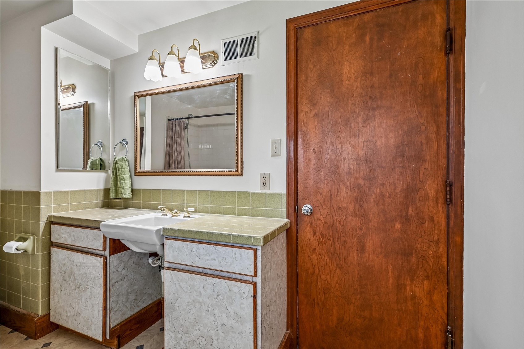 137 19th Avenue SW Cedar Rapids IA 52404