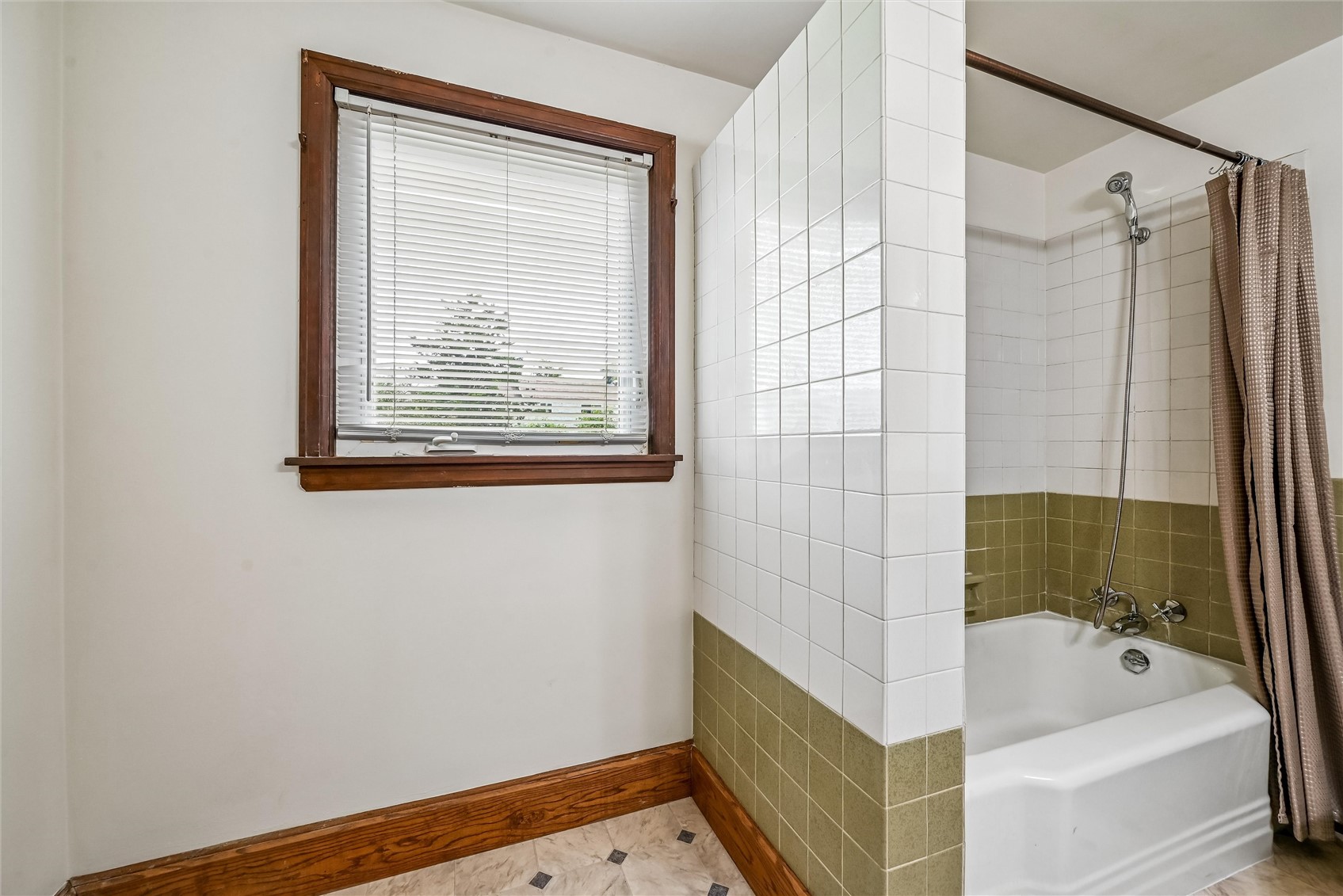 137 19th Avenue SW Cedar Rapids IA 52404