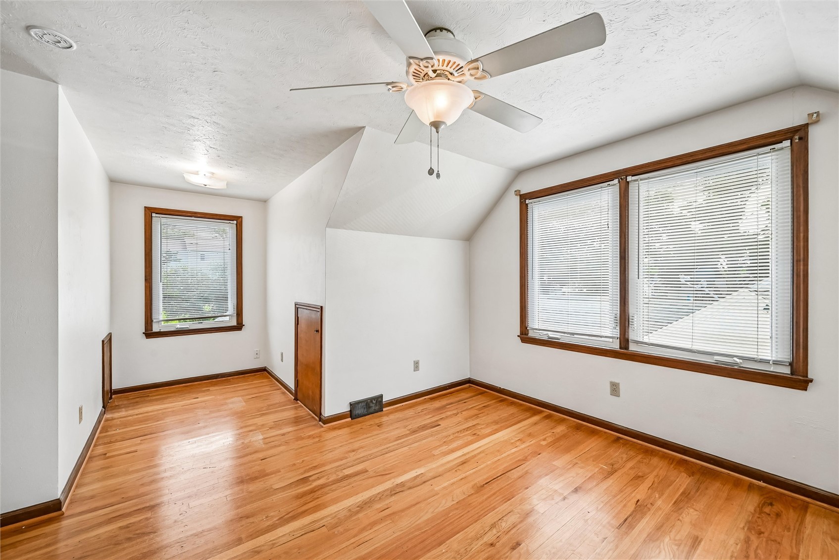 137 19th Avenue SW Cedar Rapids IA 52404