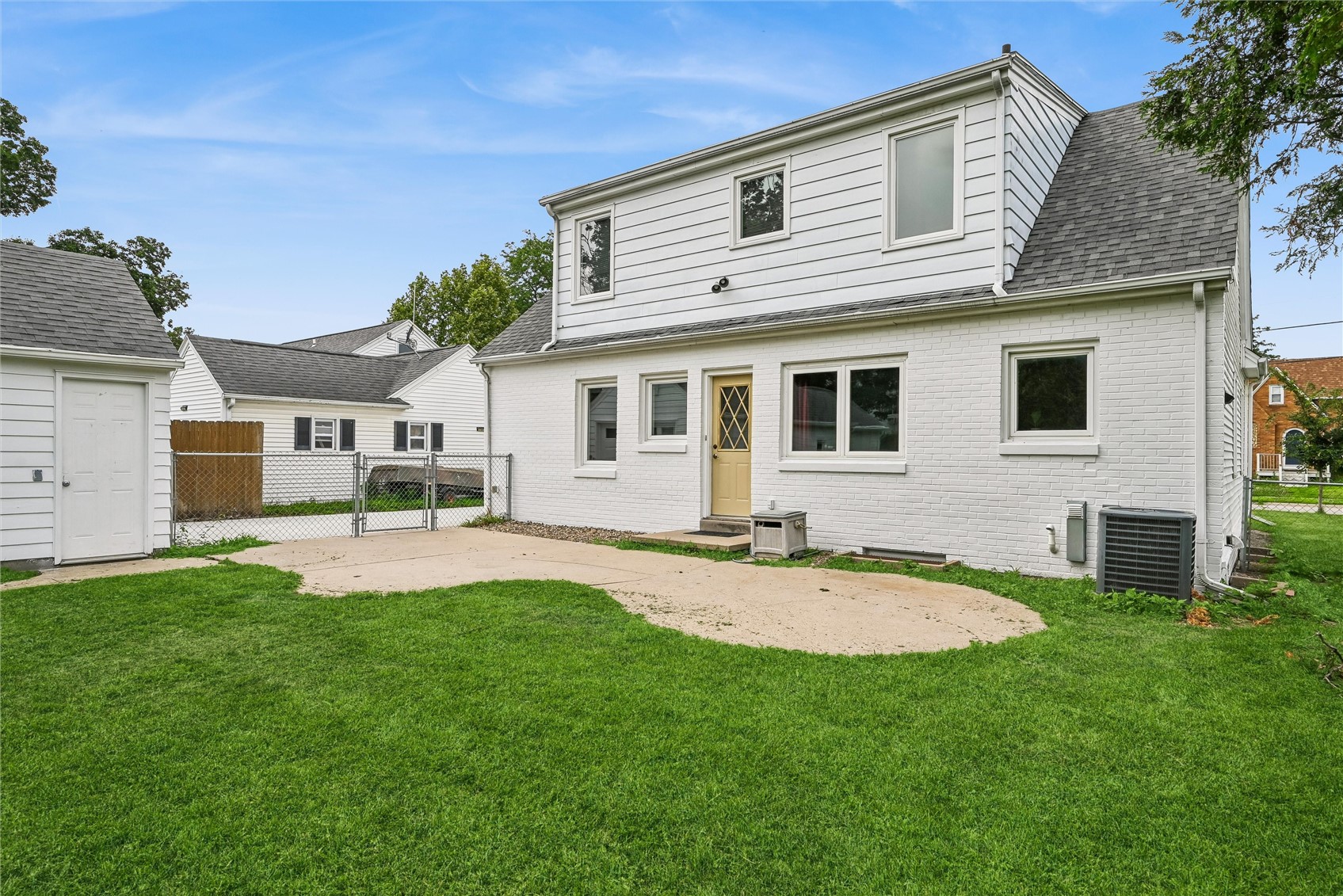 137 19th Avenue SW Cedar Rapids IA 52404