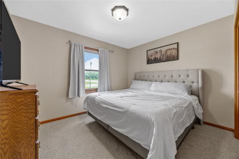 101 Bear Creek Palo IA 52324