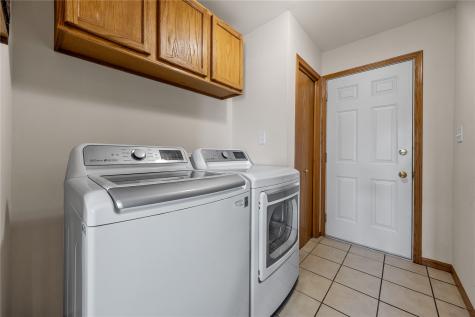 101 Bear Creek Palo IA 52324