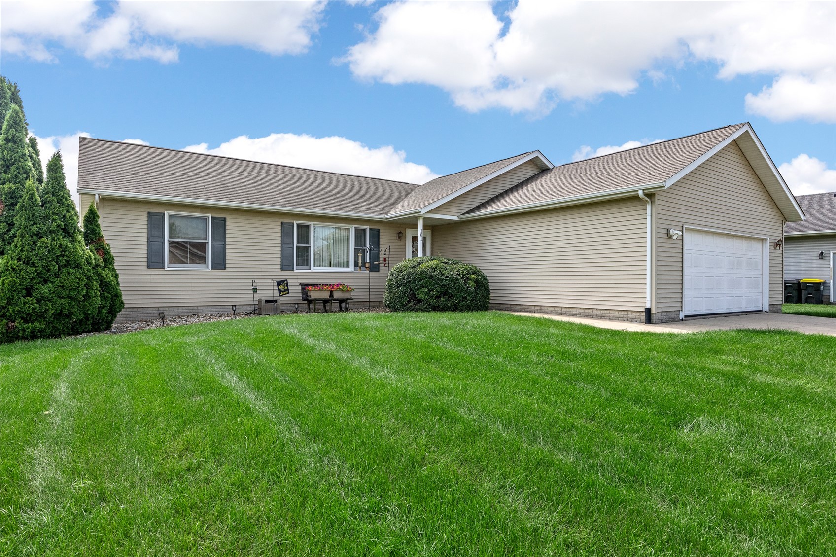 101 Bear Creek Palo IA 52324