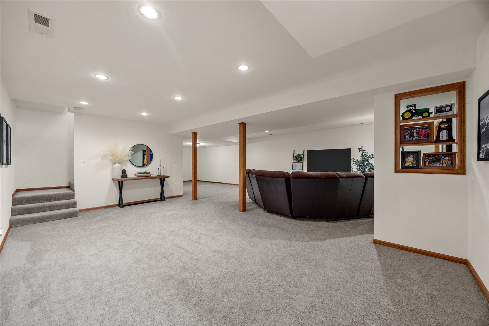101 Bear Creek Palo IA 52324