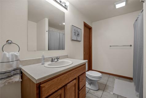 101 Bear Creek Palo IA 52324