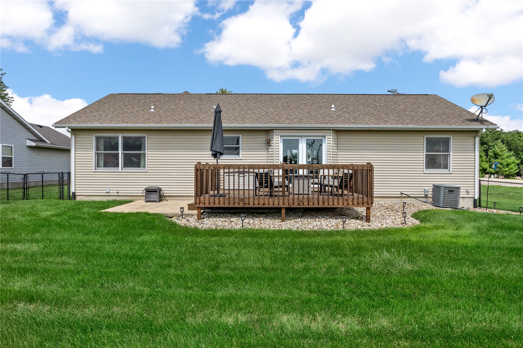 101 Bear Creek Palo IA 52324