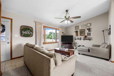 101 Bear Creek Palo IA 52324