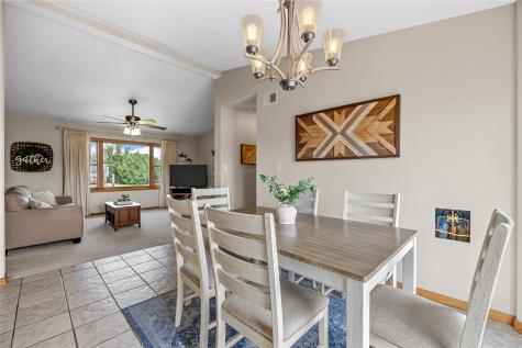 101 Bear Creek Palo IA 52324