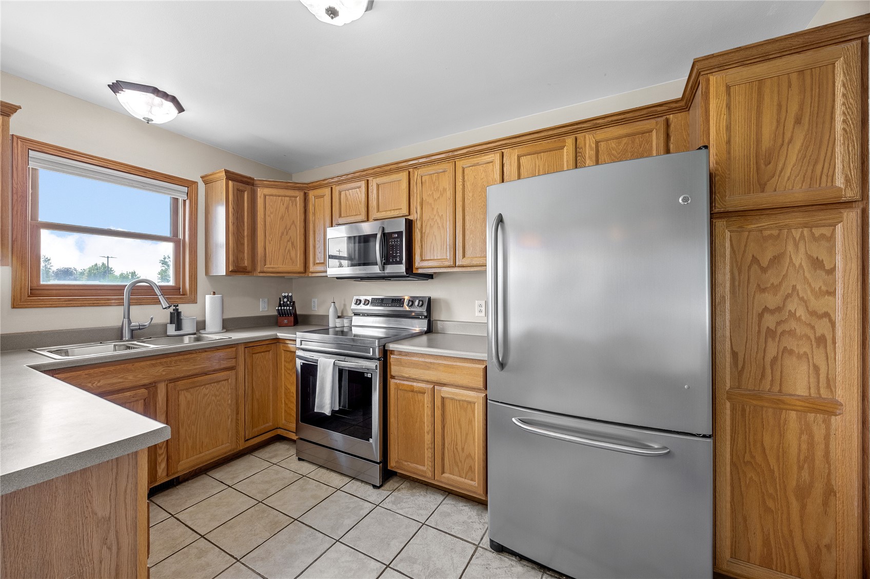 101 Bear Creek Palo IA 52324