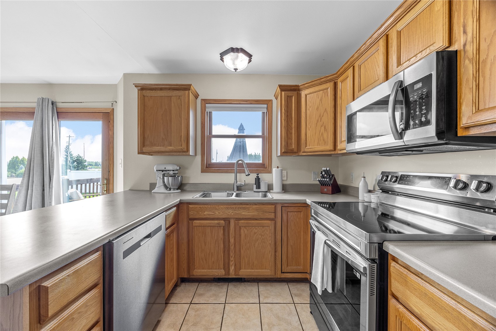101 Bear Creek Palo IA 52324